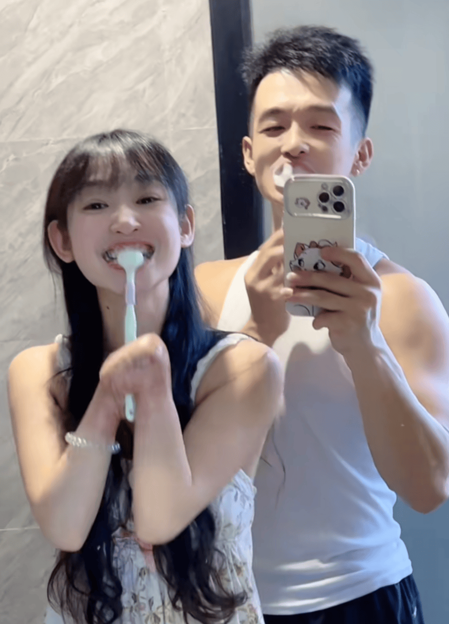 皇冠信用盘注册开通
_00后“无手”女孩怀孕遭恶评皇冠信用盘注册开通
,丈夫怒怼:有子宫就有资格做母亲