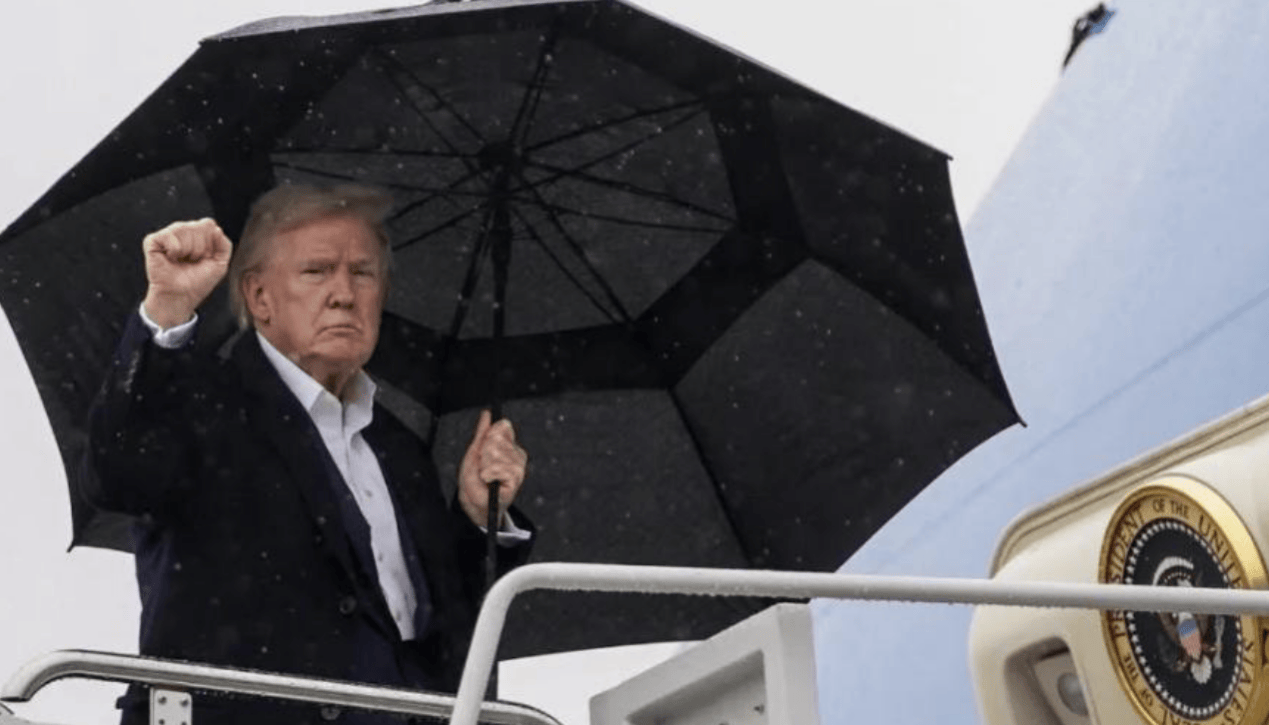 皇冠登3代理申请
_特朗普闯下大祸皇冠登3代理申请
,还没和中国分出输赢,就被抓到了一个大把柄