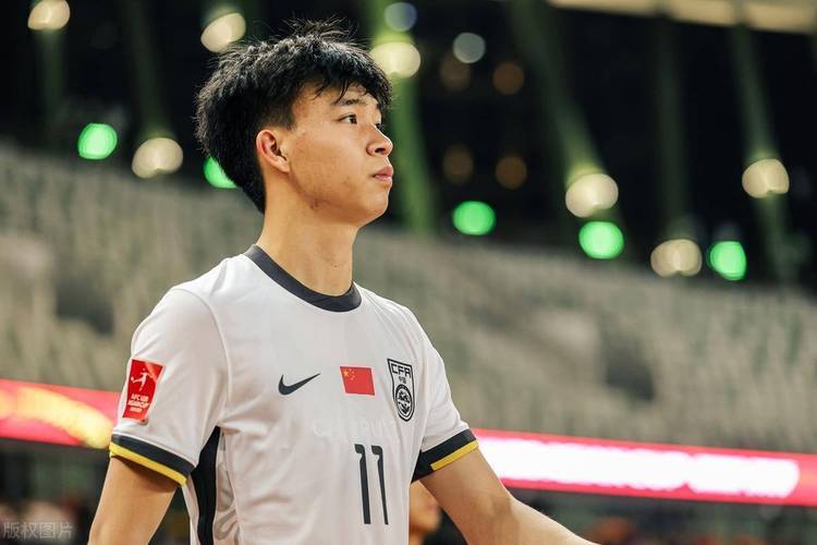 皇冠信用網怎么申请
_王钰栋滑跪庆祝引争议皇冠信用網怎么申请
，背后原因值得探讨