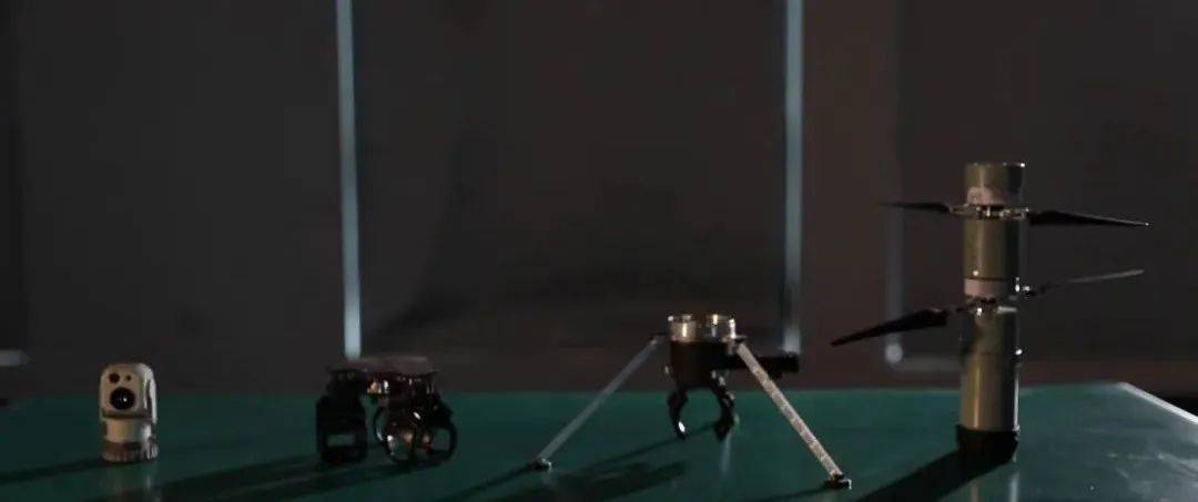 皇冠信用网如何注册
_起猛了！看见“保温杯”在天上飞皇冠信用网如何注册
，网友：“四合一！科幻照进现实~”