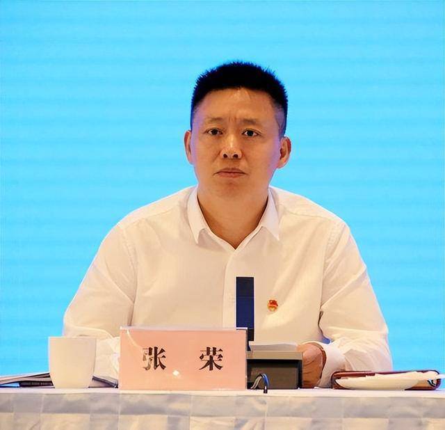 皇冠信用網会员开户申请
_四川省委统战部副部长(正厅级)张荣履新峨眉电影集团“一把手”