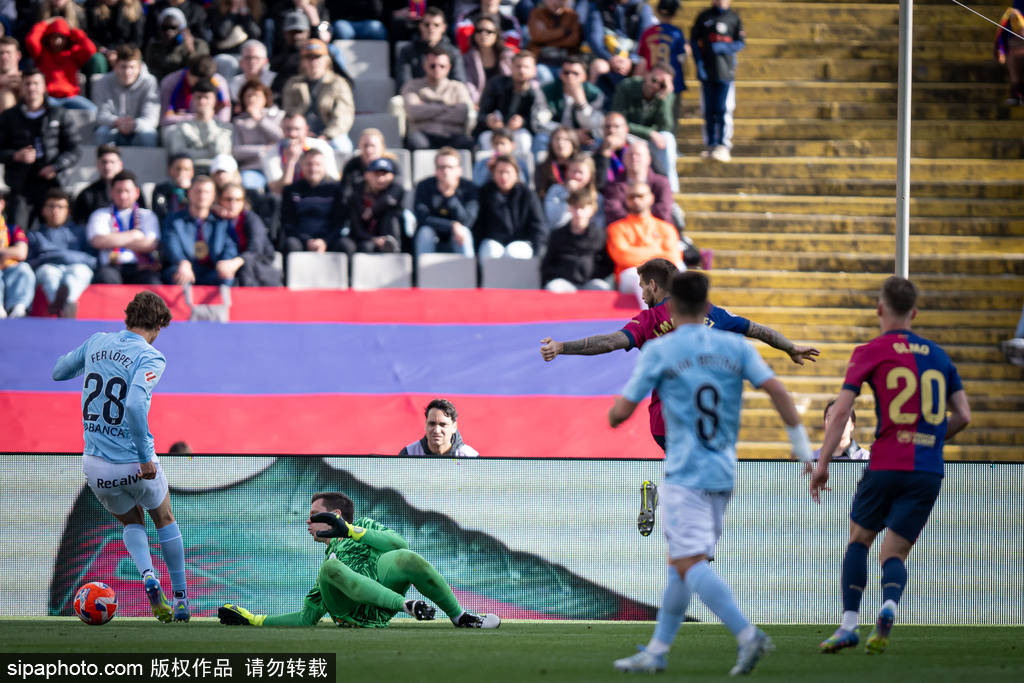 皇冠信用网出租代理
_西甲-拉菲尼亚双响+补时绝杀 巴萨连扳3球4-3先赛7分领跑