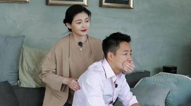 皇冠信用网代理
_大S儿女回北京皇冠信用网代理
，张兰拉着小玥儿逛街，网友夸汪小菲好帅