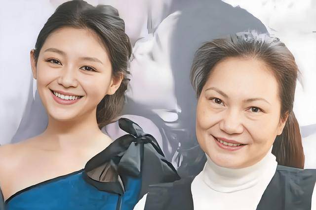 皇冠信用网代理
_大S儿女回北京皇冠信用网代理
，张兰拉着小玥儿逛街，网友夸汪小菲好帅