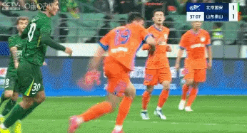 皇冠足球平台代理
_正好侃球丨客场惨败国安后 泰山拥趸者的无奈与深思