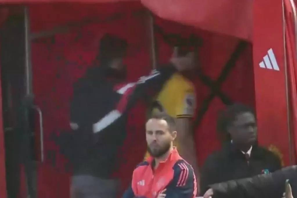 皇冠信用网可以占几成
_引援目标🤩阿莫林赛后快步追上库尼亚交流 球员解约金6250万镑