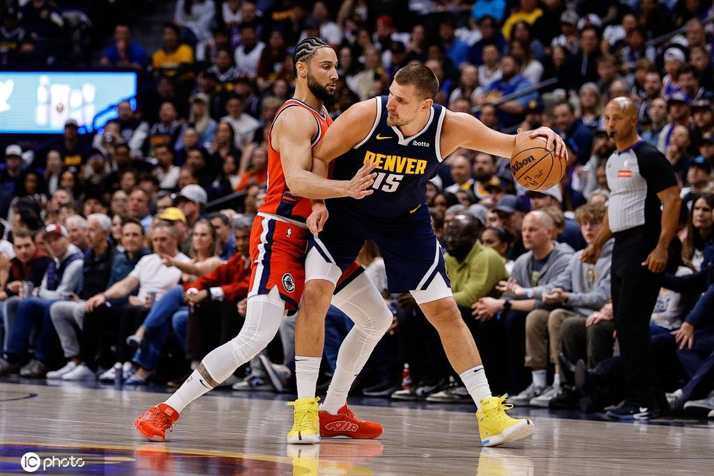 皇冠信用登3代理
_小卡高效39分约基奇空砍三双 快船险胜掘金总分1-1