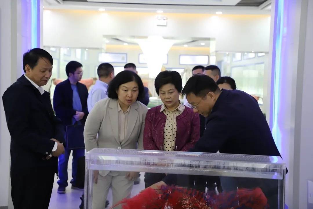 皇冠信用網怎么代理
_贵州省政协副主席、民盟贵州省委主委冉霞到贵州农职院调研