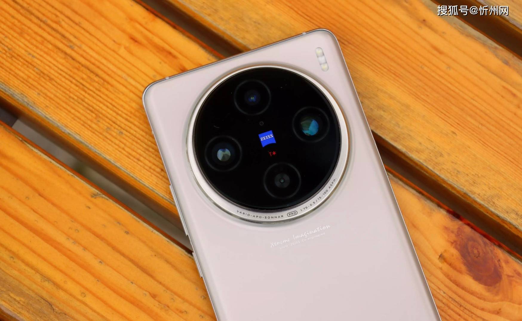 皇冠信用网如何申请
_从5599元跳水至3499元皇冠信用网如何申请
,16G+512G+100倍变焦,高端机跌至中端机市场