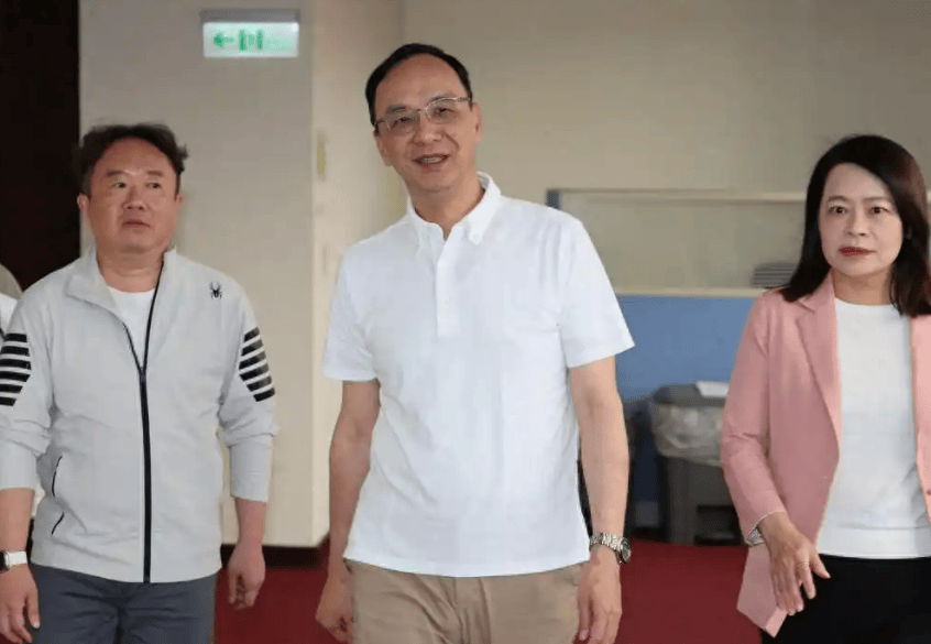 皇冠信用網怎么弄
_岛内风向变了?台湾退将发声:我们最大的敌人就是赖清德皇冠信用網怎么弄
,不一般