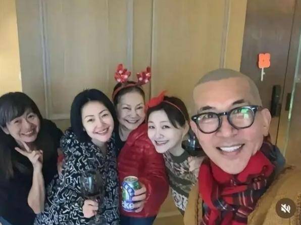 皇冠信用网代理申条件
_大S价值45万名牌包出现在小S女儿手上皇冠信用网代理申条件
，小玥儿好可怜！