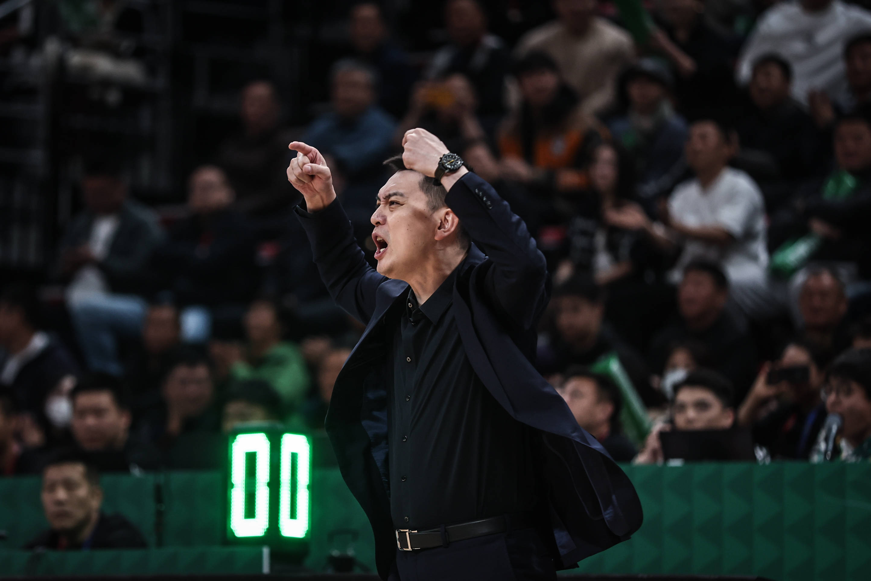 hga030怎么开户
_杨鸣谈外籍裁判：球队还需适应 但总体判罚是好的