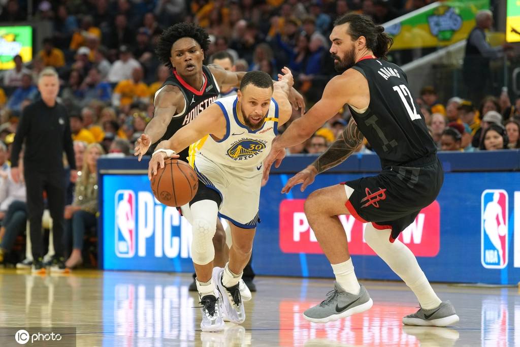 皇冠信用盘出租
_库里36+9+7巴特勒伤停 勇士逆转火箭总分2-1