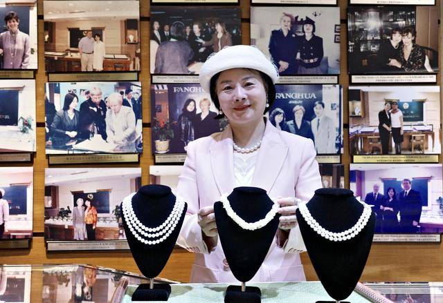 皇冠信用网申请开通
_“民间珍珠外交官”白如芳逝世皇冠信用网申请开通
！曾为撒切尔夫人编珍珠项链