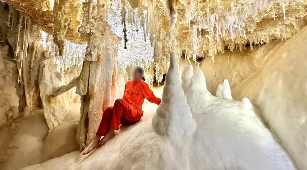 皇冠信用網代理流程
_女子赤脚踏入4.8亿年“地下水晶宫晶花池” 拍照皇冠信用網代理流程
，当地官方回应：其为招商对象，目前洞穴已封闭