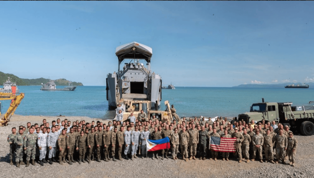 hga030.com手机登录
_山东舰闯入美菲军演核心火力网hga030.com手机登录
,菲律宾瞬间慌乱,美国“击沉”计划面临崩溃!