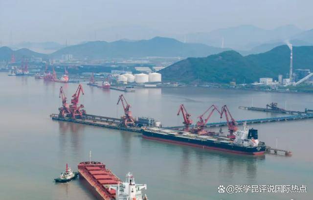 皇冠信用網代理登3
_40艘大船停靠中国舟山港皇冠信用網代理登3
，特朗普不长记性，中国早把后路设计好了