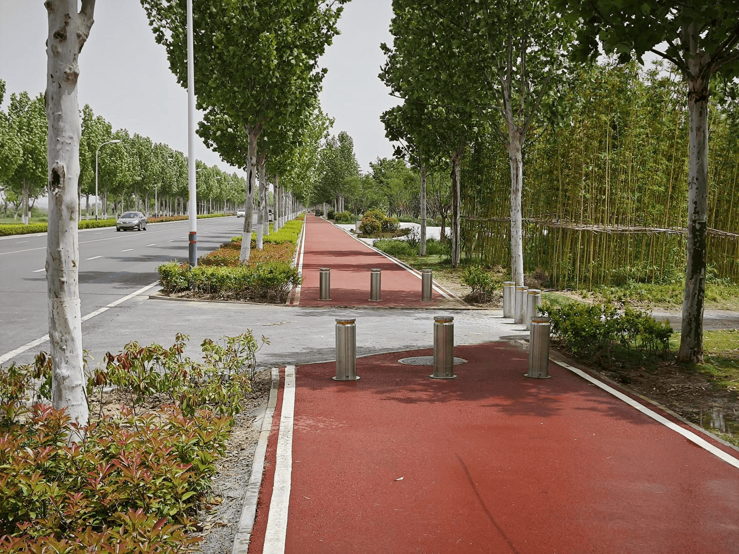 怎么申请皇冠信用網
_西安一网友称骑行时险撞上横在路口的钢丝 回访该路段：未见钢丝怎么申请皇冠信用網
，已安装隔离墩