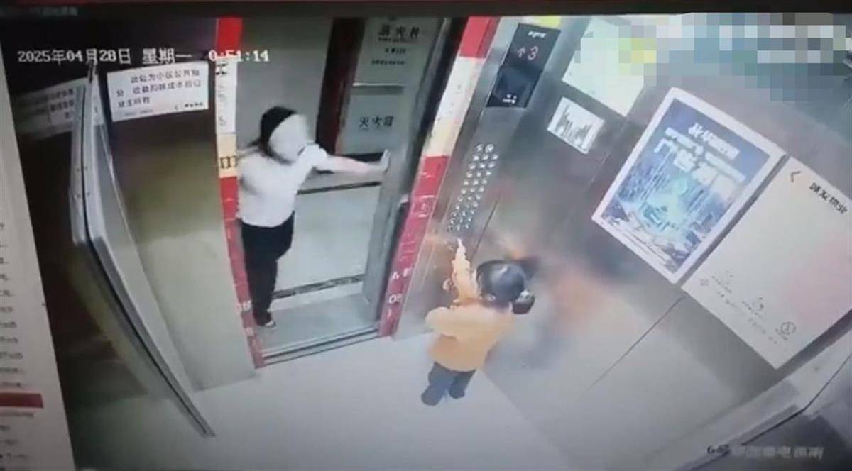 皇冠信用网怎么开户
_“面具女孩”多次恐吓电梯内两幼童皇冠信用网怎么开户
，当事女孩及家长道歉后获谅解