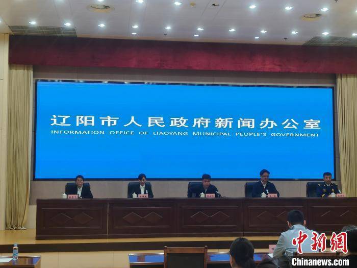 皇冠会员如何申请
_辽宁辽阳：32名消防指战员深入火场搜寻被困人员