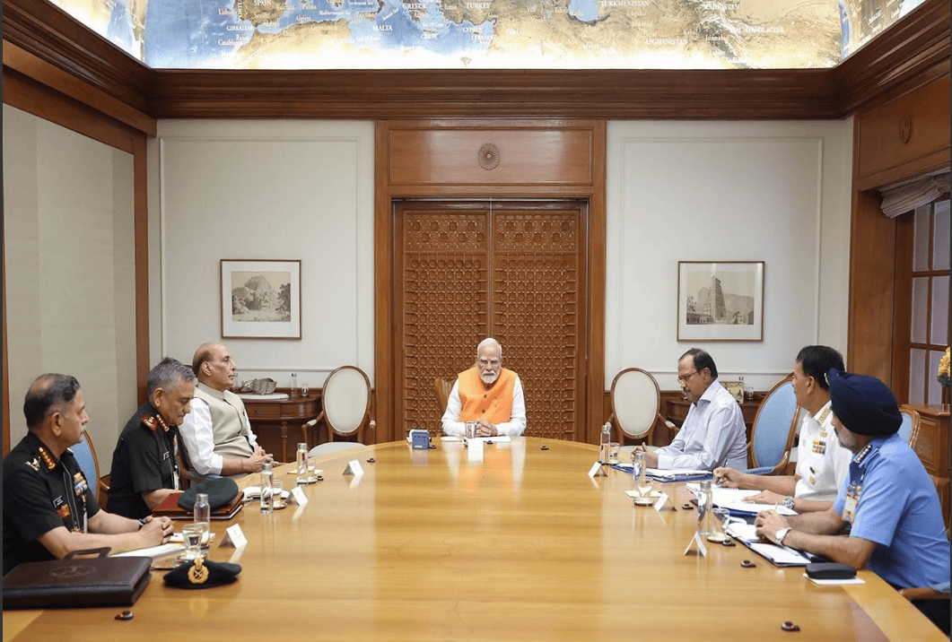 皇冠信用网申请
_无人机接连被击落激怒印度皇冠信用网申请
,莫迪授权印军自主行动,未来36小时或成印巴对峙新节点!