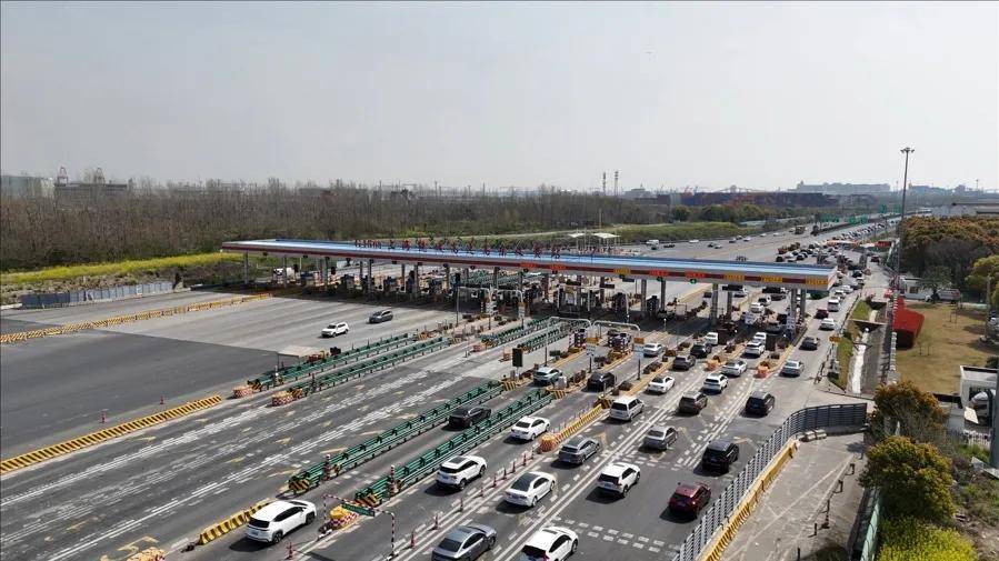 皇冠信用网申请
_刚刚下班皇冠信用网申请
,上海已经开始堵车了?高速上一个举动酿大祸!“五一”拥堵高速路段→