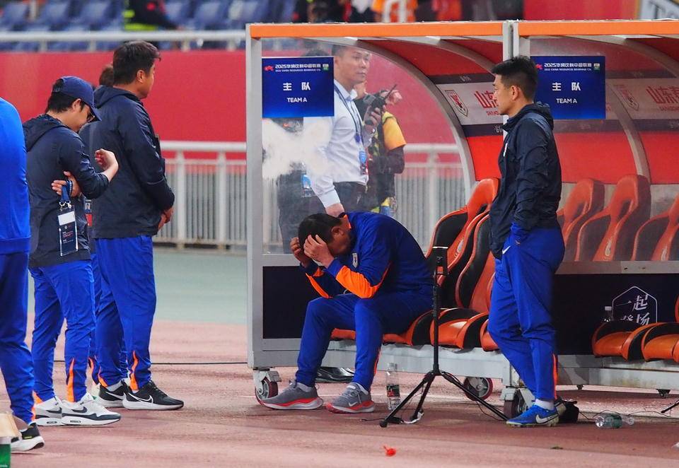 皇冠信用平台出租出售
_中超|球迷赛后高喊崔康熙下课皇冠信用平台出租出售
,赛后新闻发布会由唐田代理出席