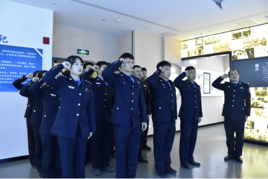 hga025开户
_苏州民警严方：840余万枚指纹、9000余起案件hga025开户
，他在方寸间寻找真相