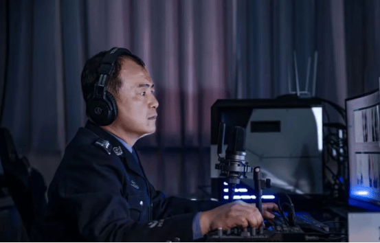 hga025开户
_苏州民警严方：840余万枚指纹、9000余起案件hga025开户
，他在方寸间寻找真相