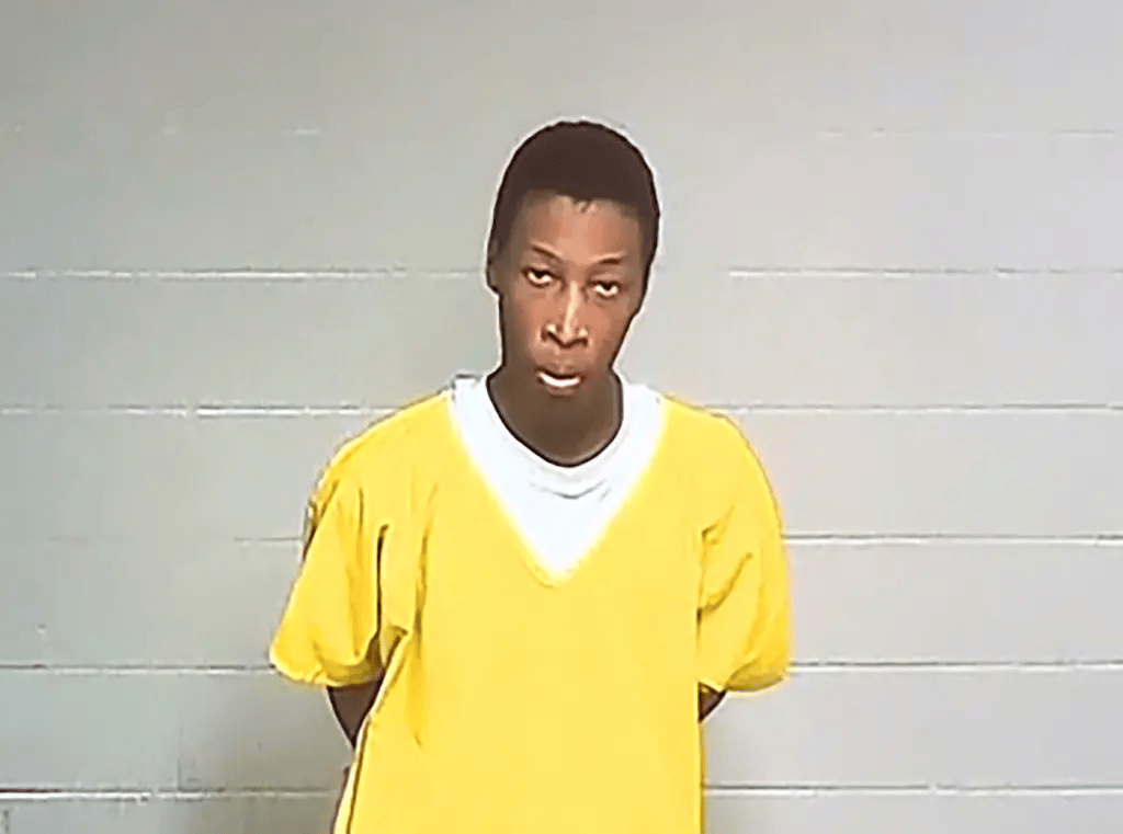 怎么注册皇冠信用網
_美国14岁男孩被杀怎么注册皇冠信用網
，其母亲与凶手家人在法庭上爆发激烈斗殴