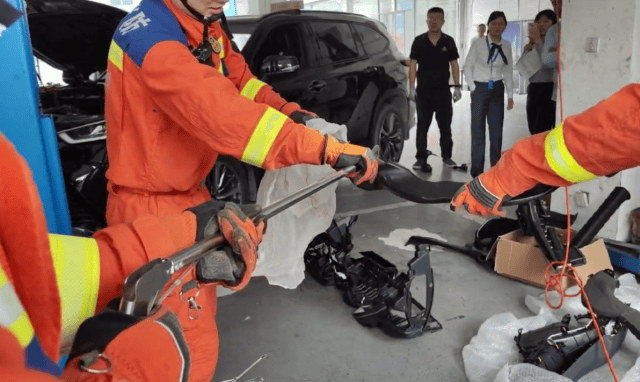 皇冠信用网庄家
_低头一看皇冠信用网庄家
,杭州小伙“魂都吓飞了”!正处于活跃期,消防重要提醒