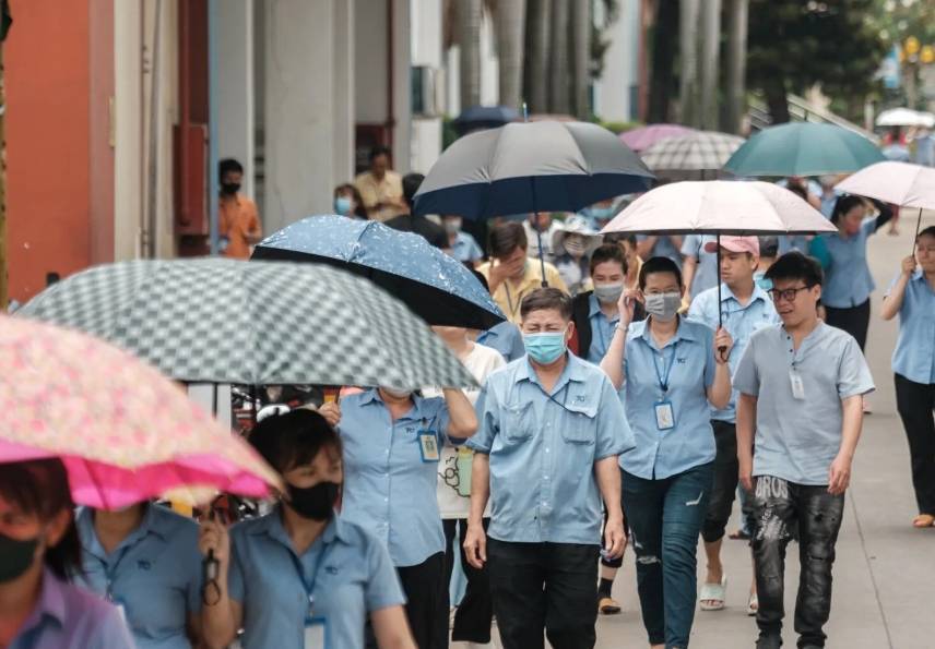 怎么申请皇冠信用网
_越南工厂恐慌加剧怎么申请皇冠信用网
,“客户已开始撤单,再等90天有何用?”