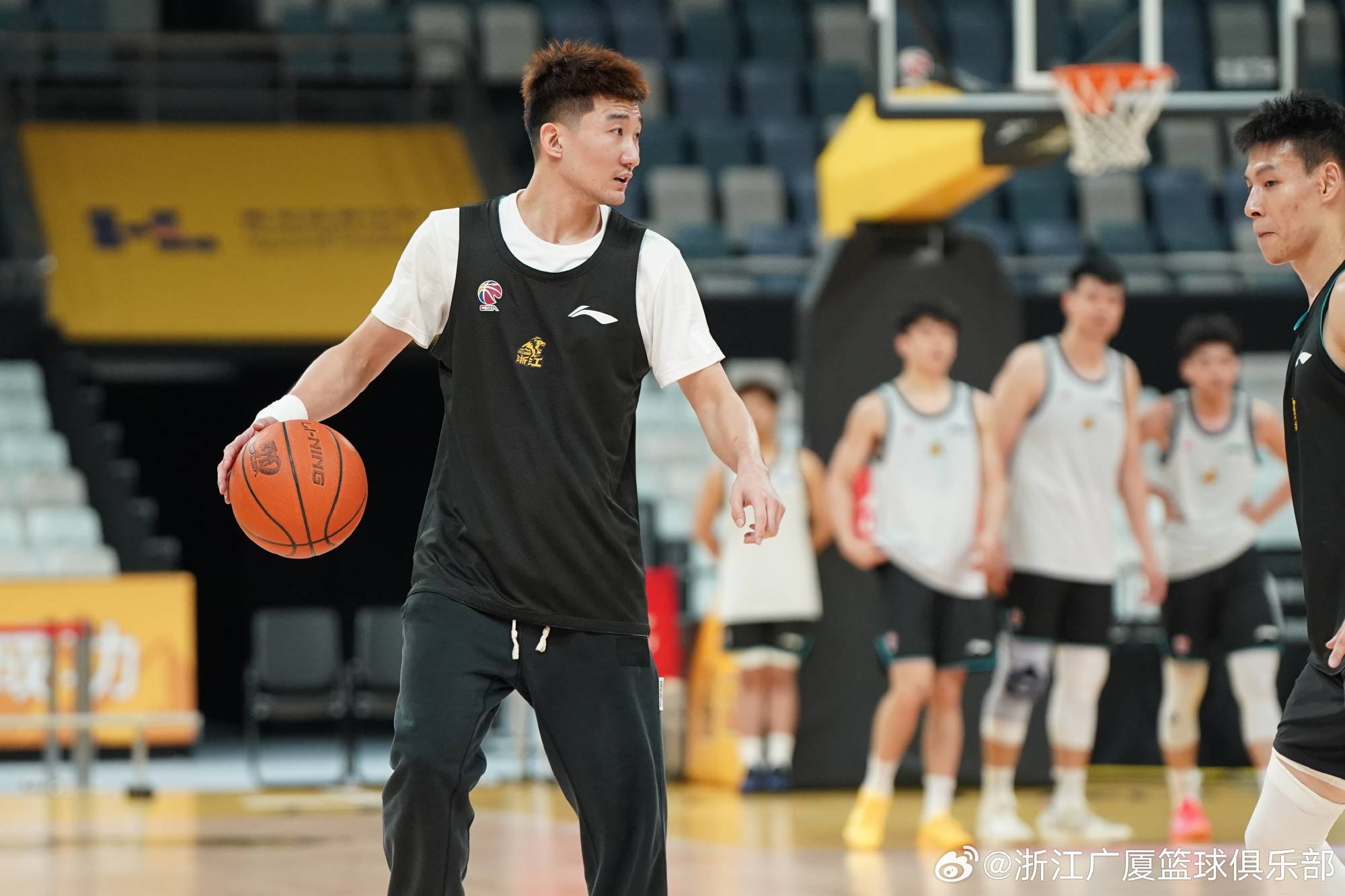 皇冠信用網代理
_总决赛前瞻:广厦冲队史首冠 曾凡博伤缺北京影响大