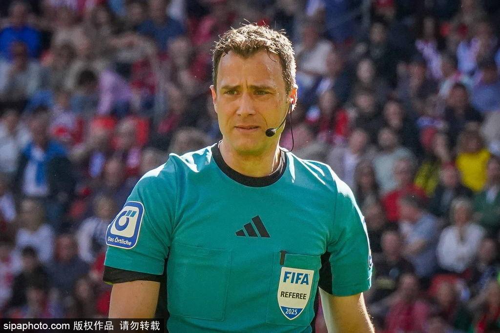 皇冠信用網会员开户申请
_争议皇冠信用網会员开户申请
！德国劣迹裁判吹罚巴黎战阿森纳 曾因打假球被停赛