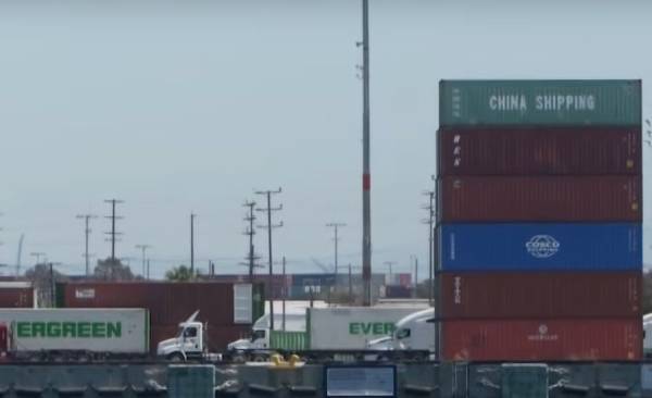 皇冠信用网
_首批145％关税中国货船抵达洛杉矶港皇冠信用网
，美业内人士警告：贵且缺货的日子将至