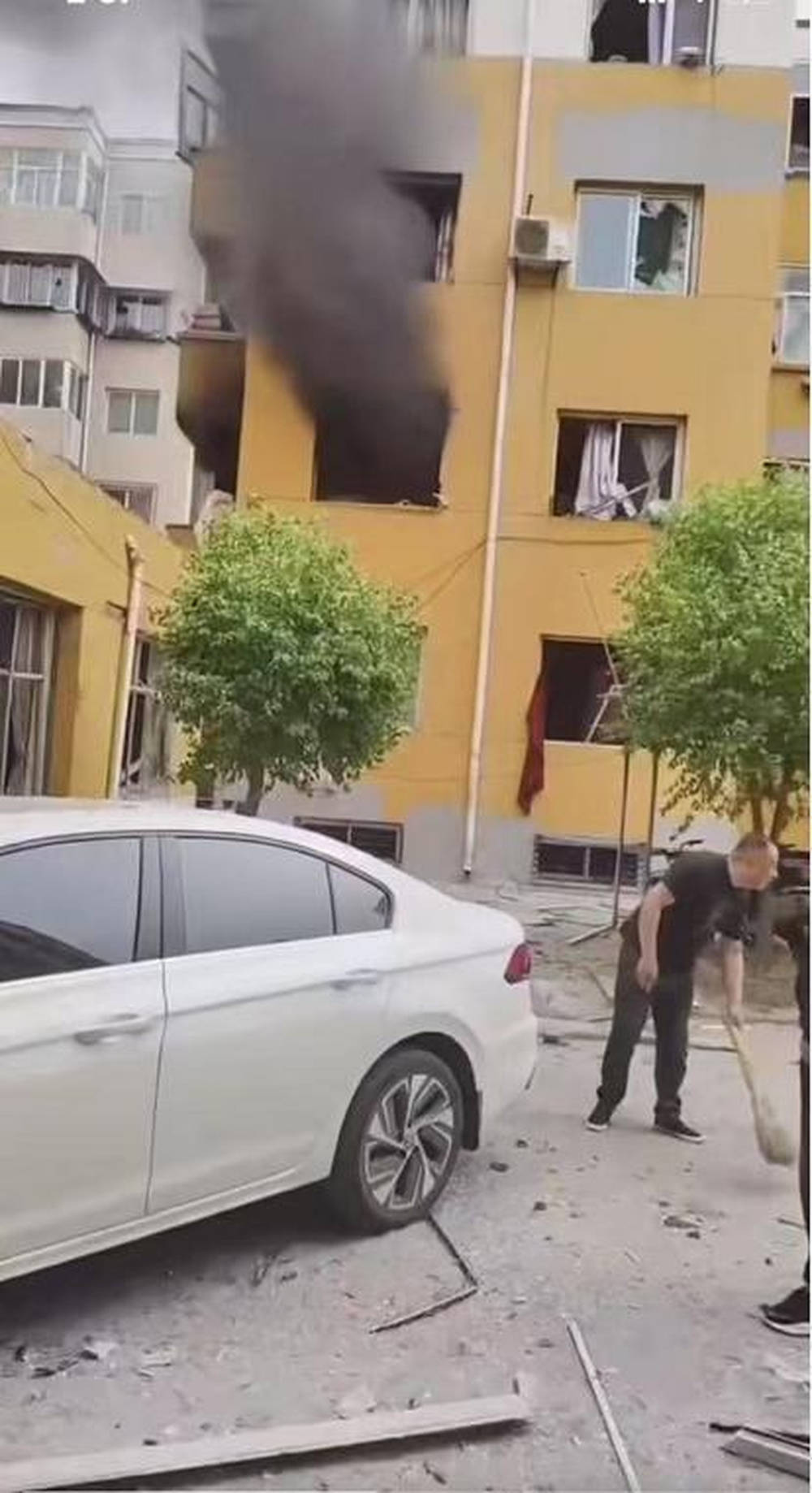 皇冠信用开号
_山西汾阳一男子清早回家抽烟时引发闪爆皇冠信用开号
，多户窗玻璃被震碎