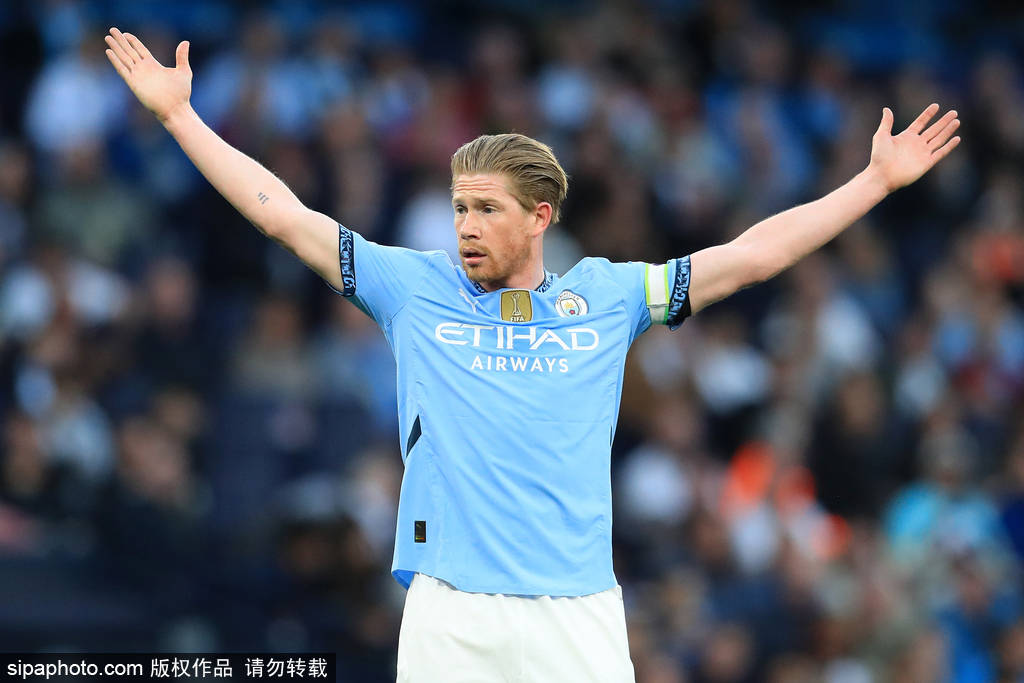 皇冠信用盘在线开户
_观战台：巴萨火拼皇马定乾坤 红军斗枪手+蓝军争5大战