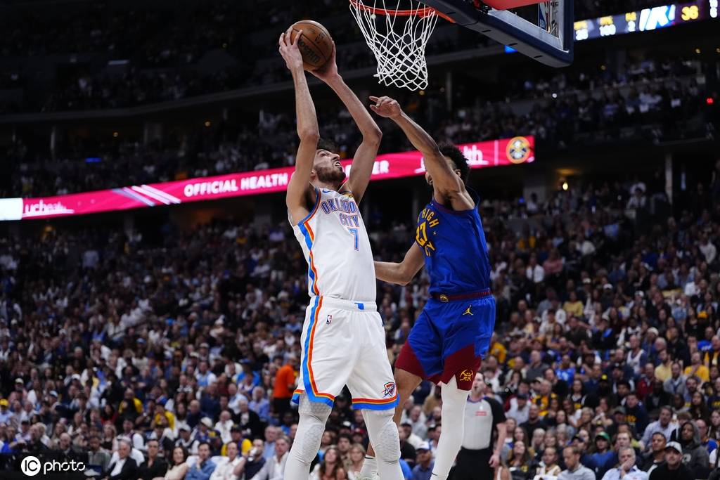 外围买球app十大平台
_约基奇20+16戈登三分绝平 掘金加时胜雷霆2-1领先