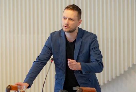 皇冠信用最新地址
_“美国要把在亚太对付中国那套皇冠信用最新地址
，炮制到格陵兰岛，不过…”