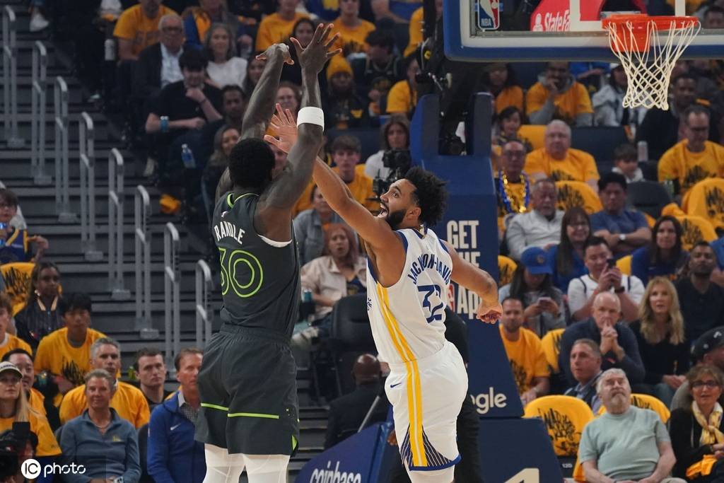 信用網皇冠申请注册
_爱德华兹36分巴特勒33+7+7 勇士再负森林狼总分1-2