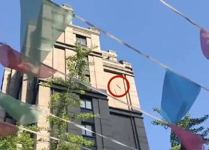 如何代理皇冠信用网
_上海一男子为图方便将木材从11楼扔下如何代理皇冠信用网
,被警方采取刑事强制措施