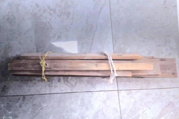 如何代理皇冠信用网
_上海一男子为图方便将木材从11楼扔下如何代理皇冠信用网
,被警方采取刑事强制措施