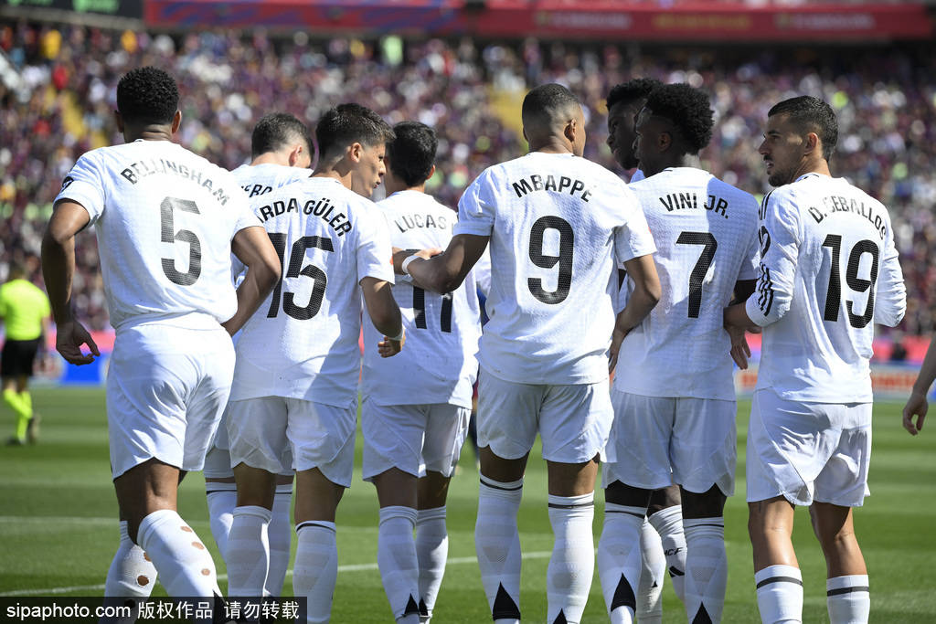 皇冠体育App下载
_赛季四杀皇冠体育App下载
！西甲-姆巴佩戴帽拉菲2球 巴萨4-3皇马7分领跑