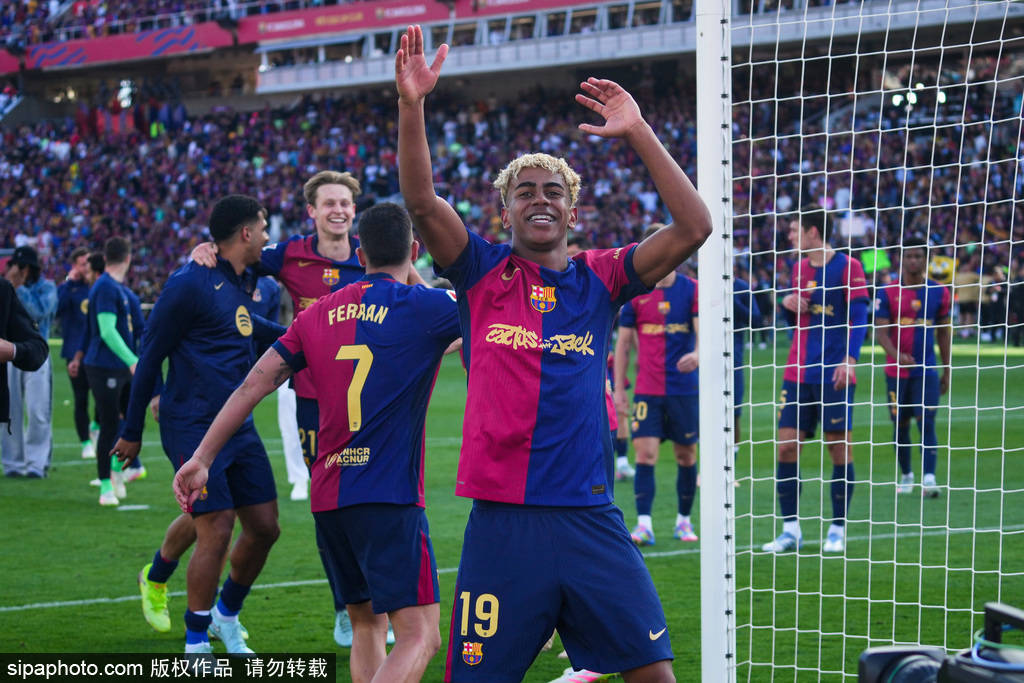 皇冠体育App下载
_赛季四杀皇冠体育App下载
！西甲-姆巴佩戴帽拉菲2球 巴萨4-3皇马7分领跑