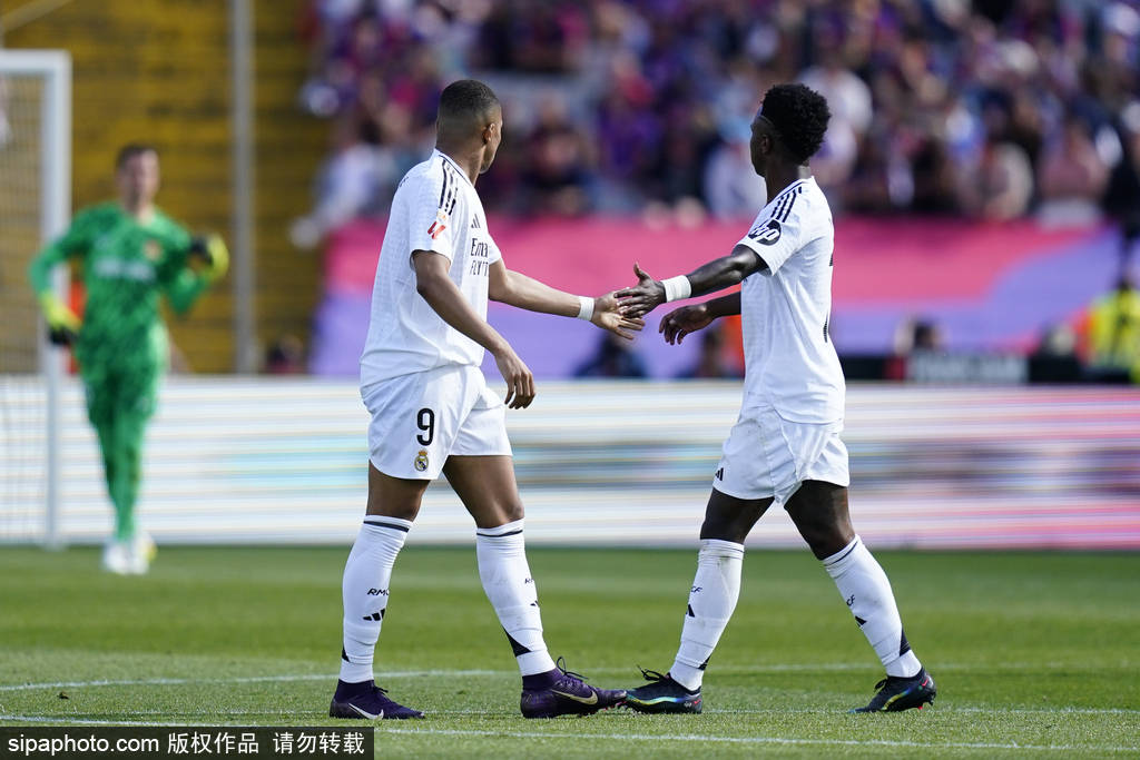 皇冠体育App下载
_赛季四杀皇冠体育App下载
！西甲-姆巴佩戴帽拉菲2球 巴萨4-3皇马7分领跑