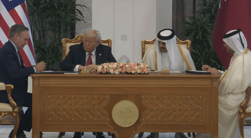 皇冠代理登1,2,3
_特朗普“嘴瓢”引发虚惊一场：160架波音客机怎么值2000亿美元