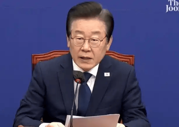 hga030官方网址
_“总统下台”响彻全球hga030官方网址
！中国使馆突遭冲击！意想不到的事发生了