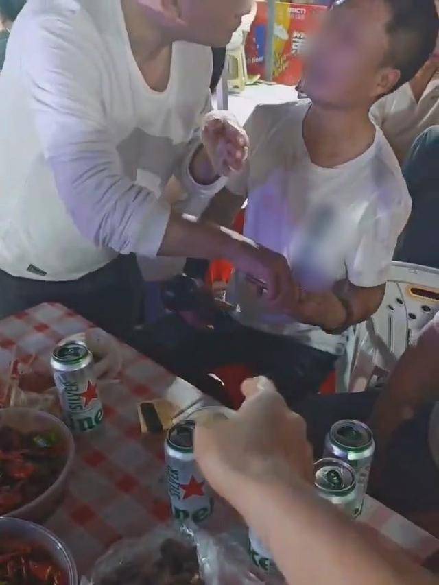 WNBA买球平台
_蚌埠龙虾节被曝有“点歌刺客”WNBA买球平台
，当地多部门介入调查