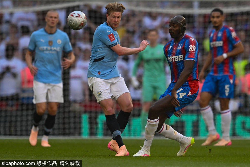 信用平台出租
_瓜帅掀桌！“再塞人我就走！”曼城阵容危机信用平台出租
，丁丁今夏必走？英超要变天！