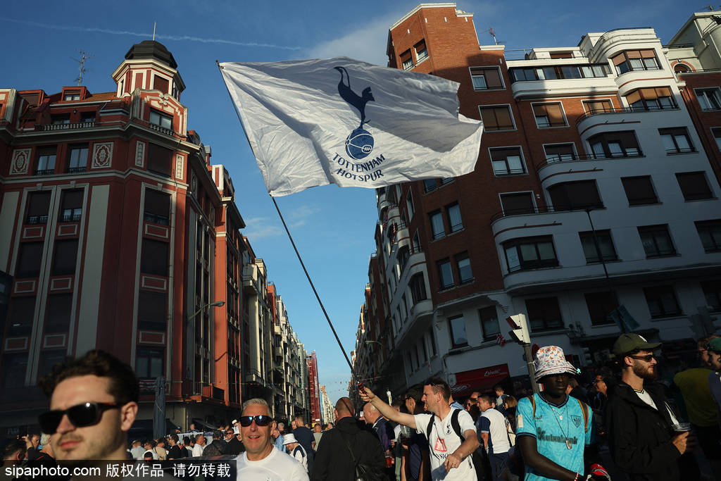 皇冠信用网会员开户
_费迪南德怒了！曼联欧联决赛丢球真凶曝光皇冠信用网会员开户
，卢克肖“背锅”？不，是他！